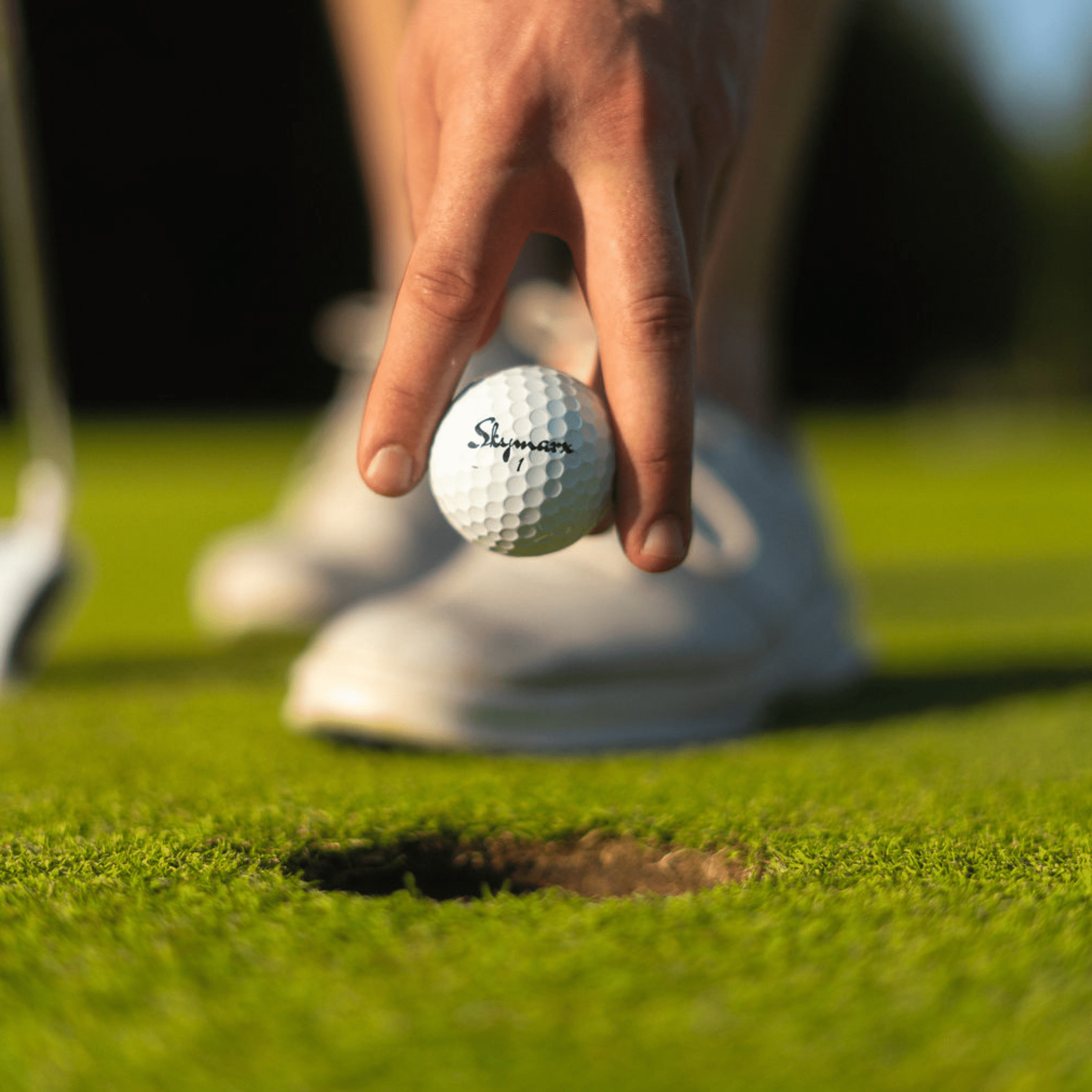 rebel golfpallo golfkentällä