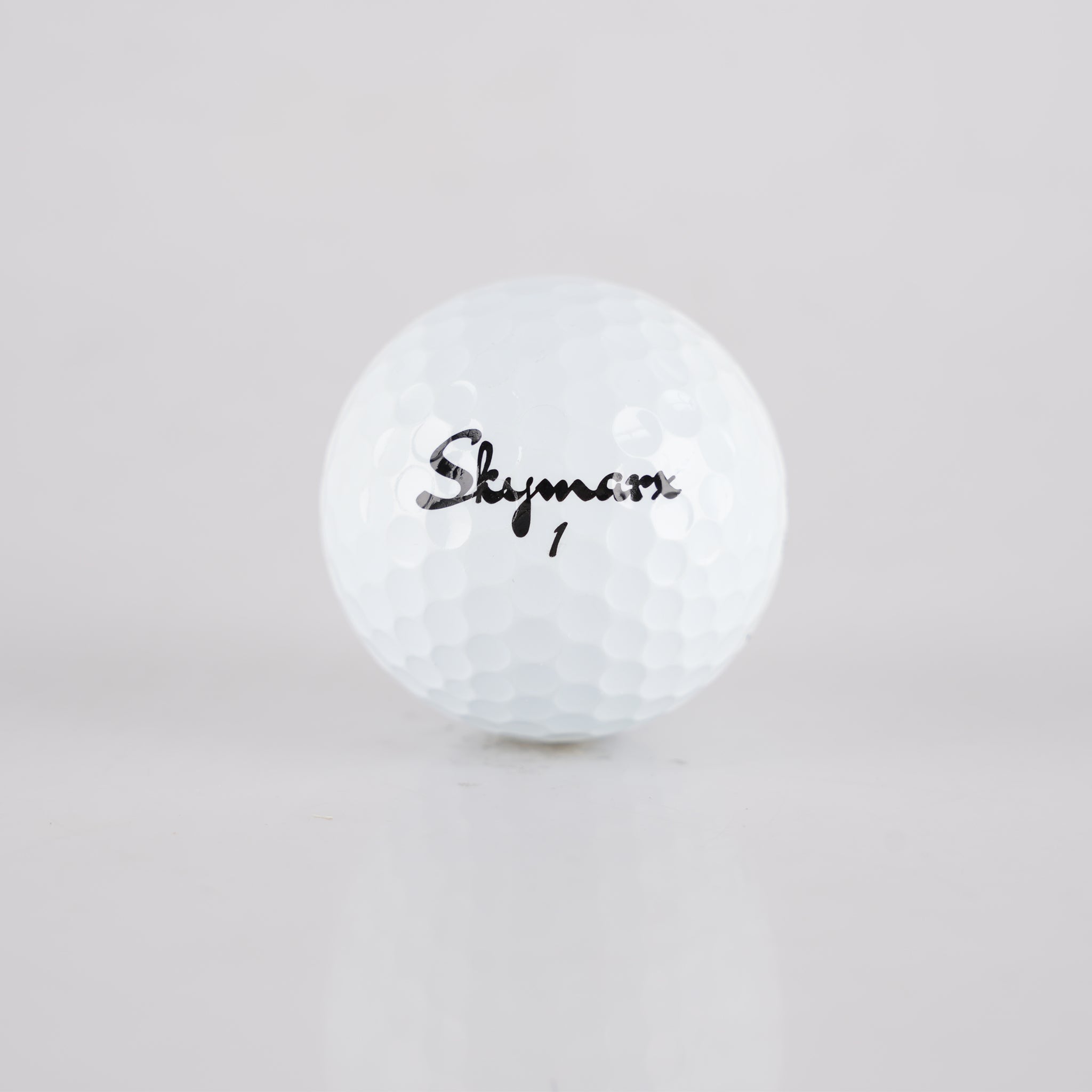 rebel-golfpallo lähikuvassa