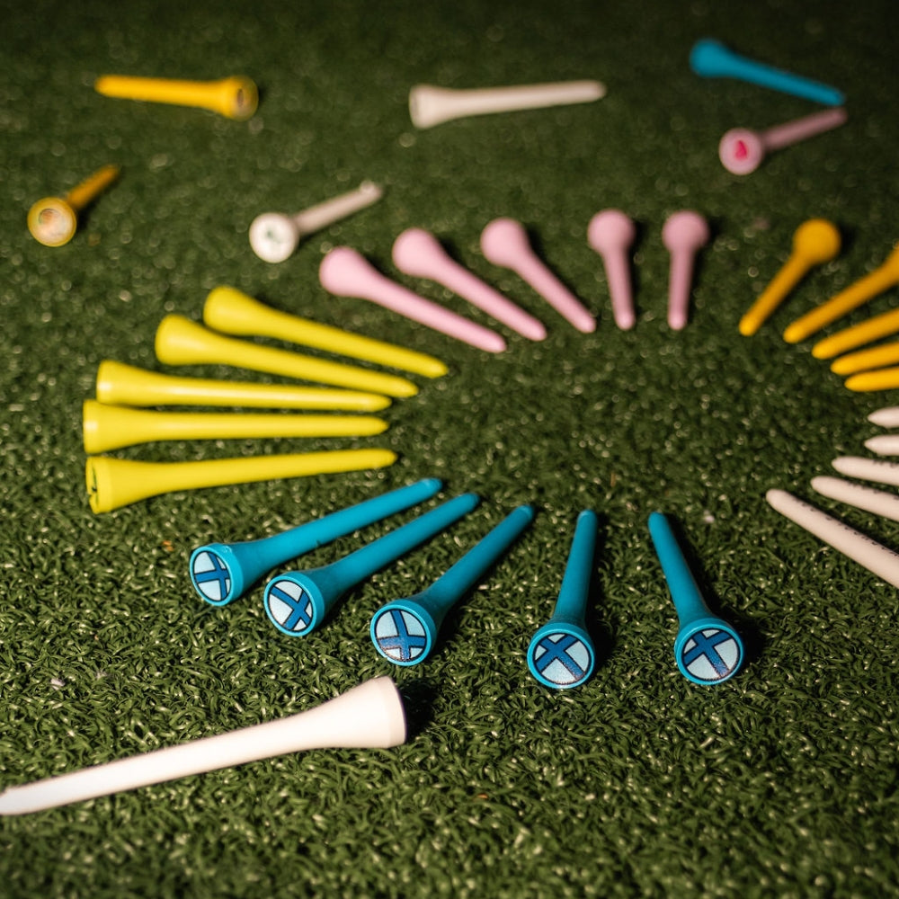 biogolftiit omalla painatuksella eri väreissä