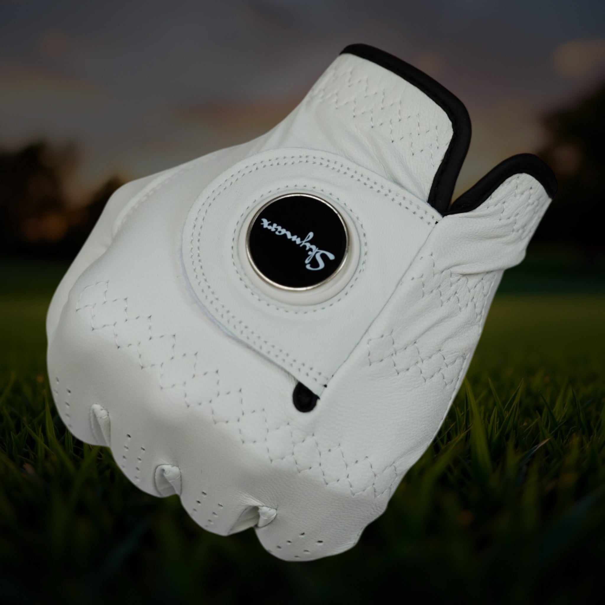 skymarx cabretta golf glove with marker