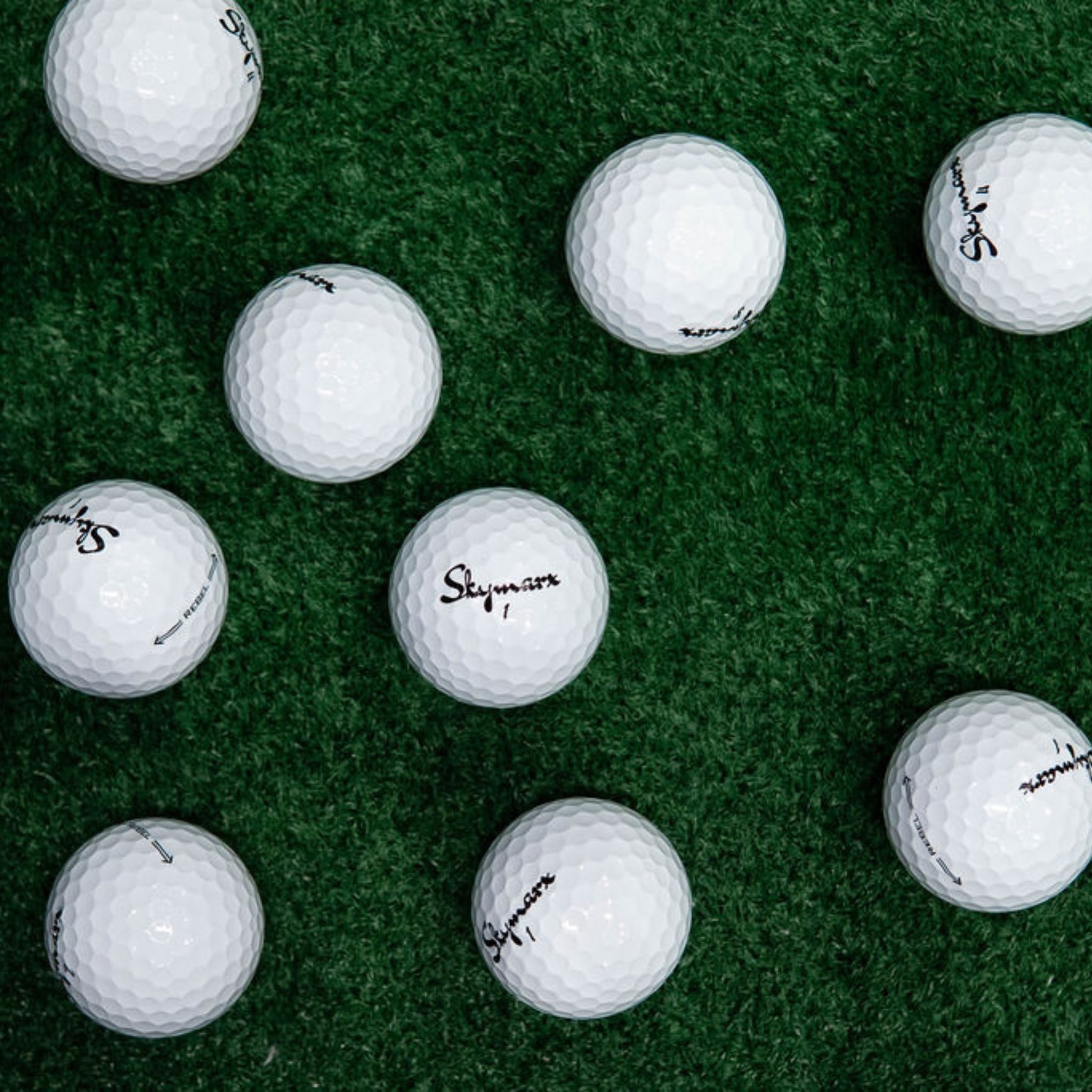 rebel golfpallot tekonurmella